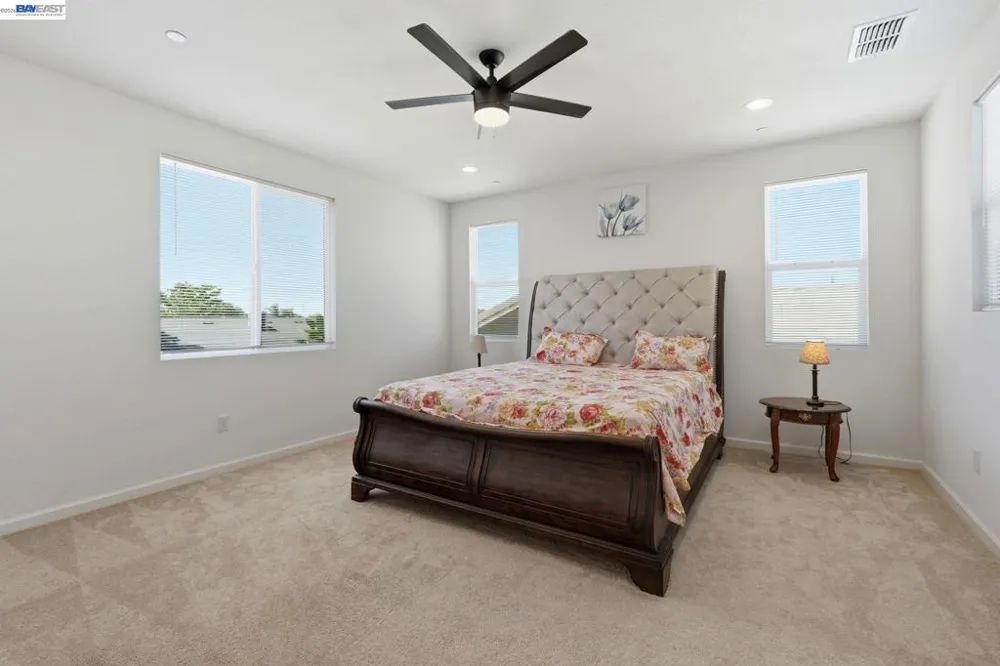 2126 Grapevine Dr Livingston, CA 95334