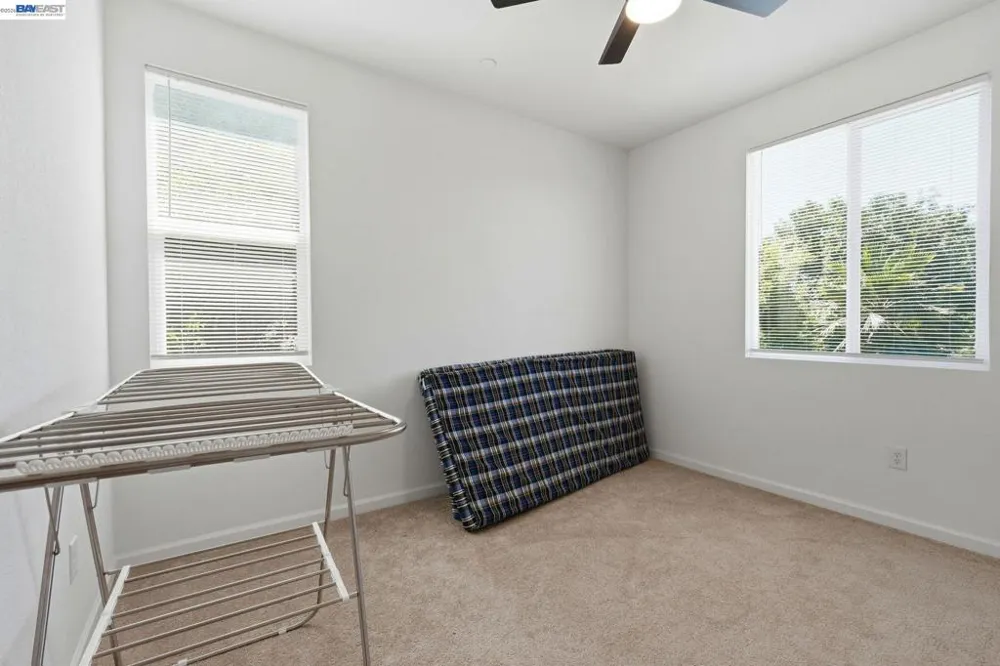 2126 Grapevine Dr Livingston, CA 95334