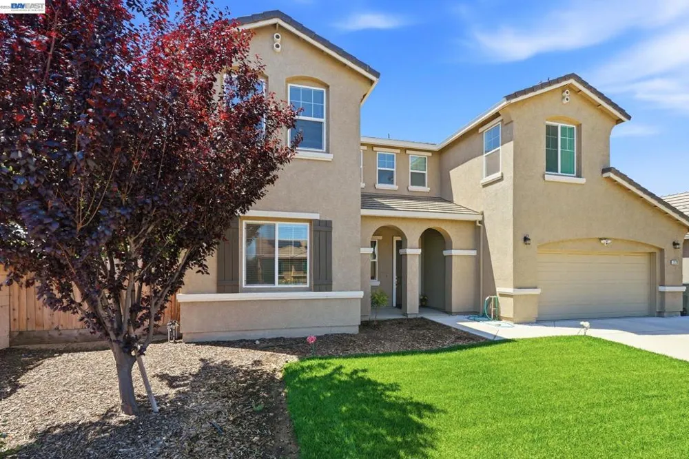 2126 Grapevine Dr Livingston, CA 95334