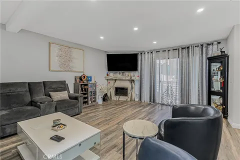 10009 Topanga Canyon Boulevard #5