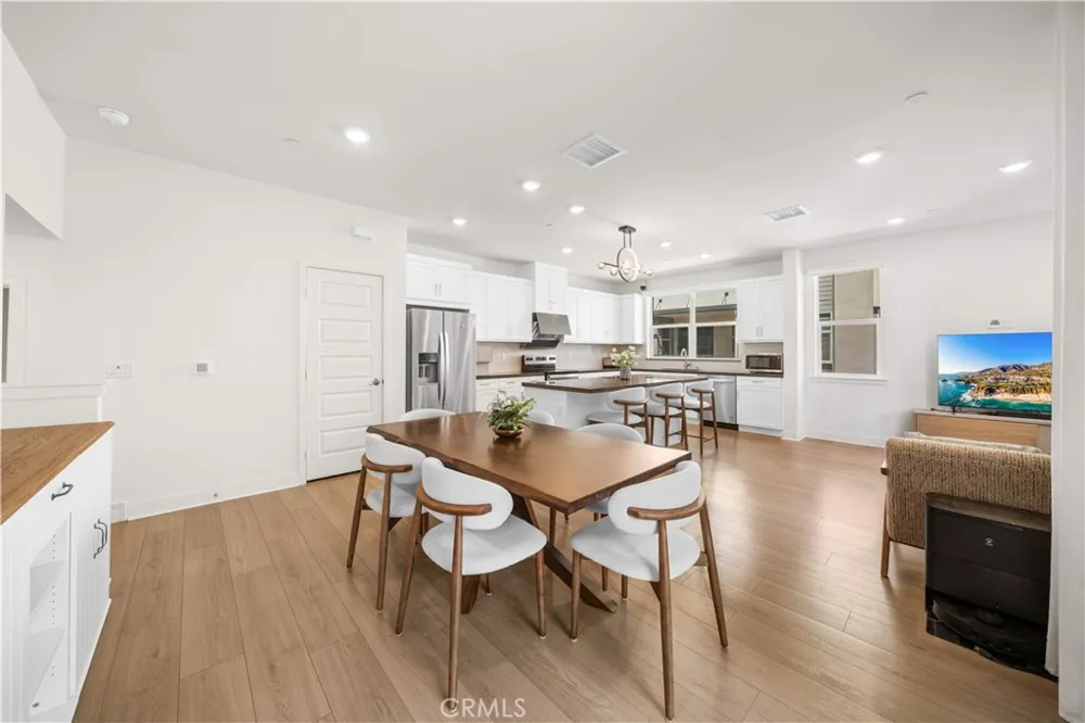3516 E Indigo Privado Ontario, CA 91764