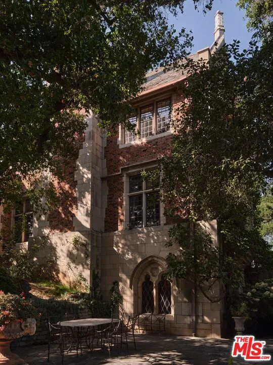 380 S San Rafael Avenue Pasadena, CA 91105