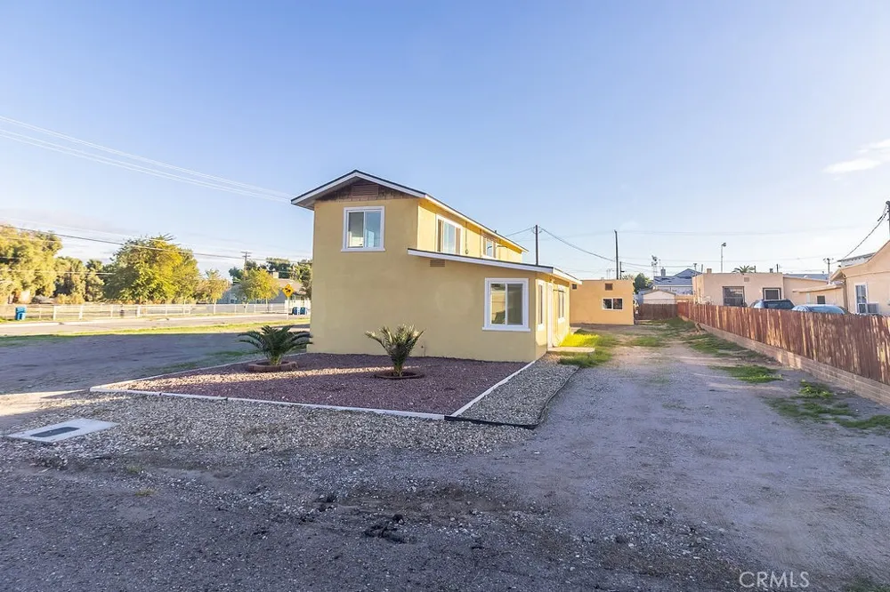 107 Walnut Needles, CA 92363