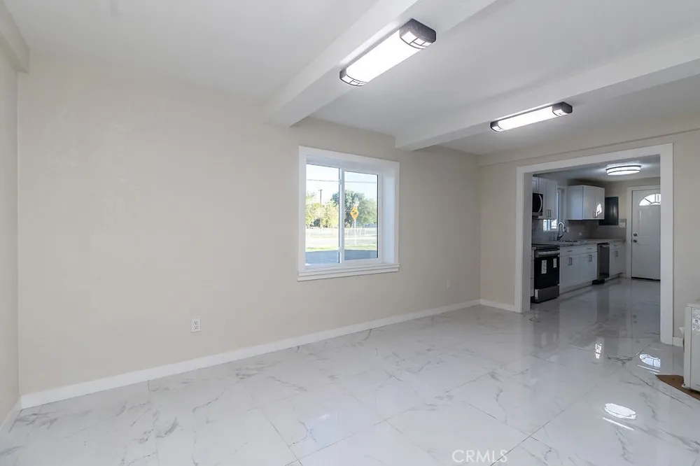 107 Walnut Needles, CA 92363