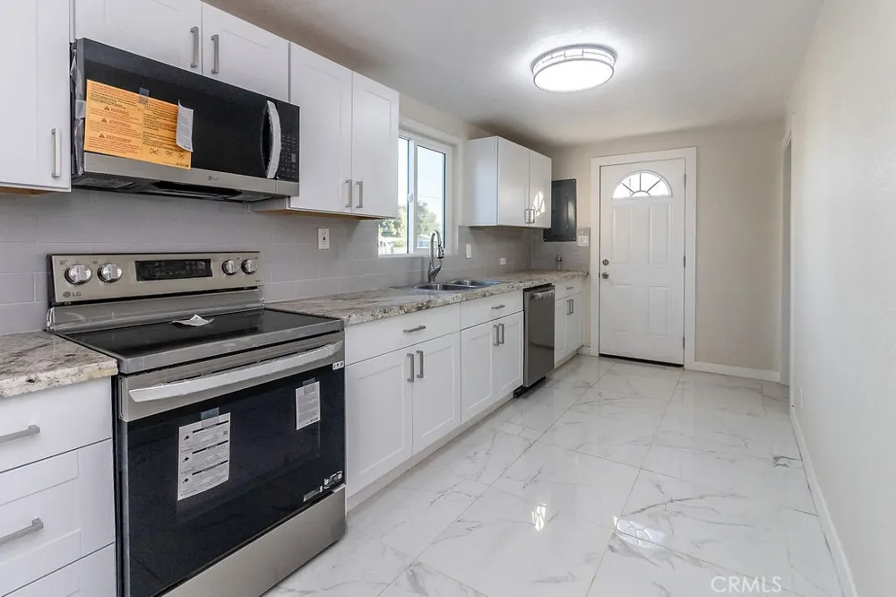 107 Walnut Needles, CA 92363