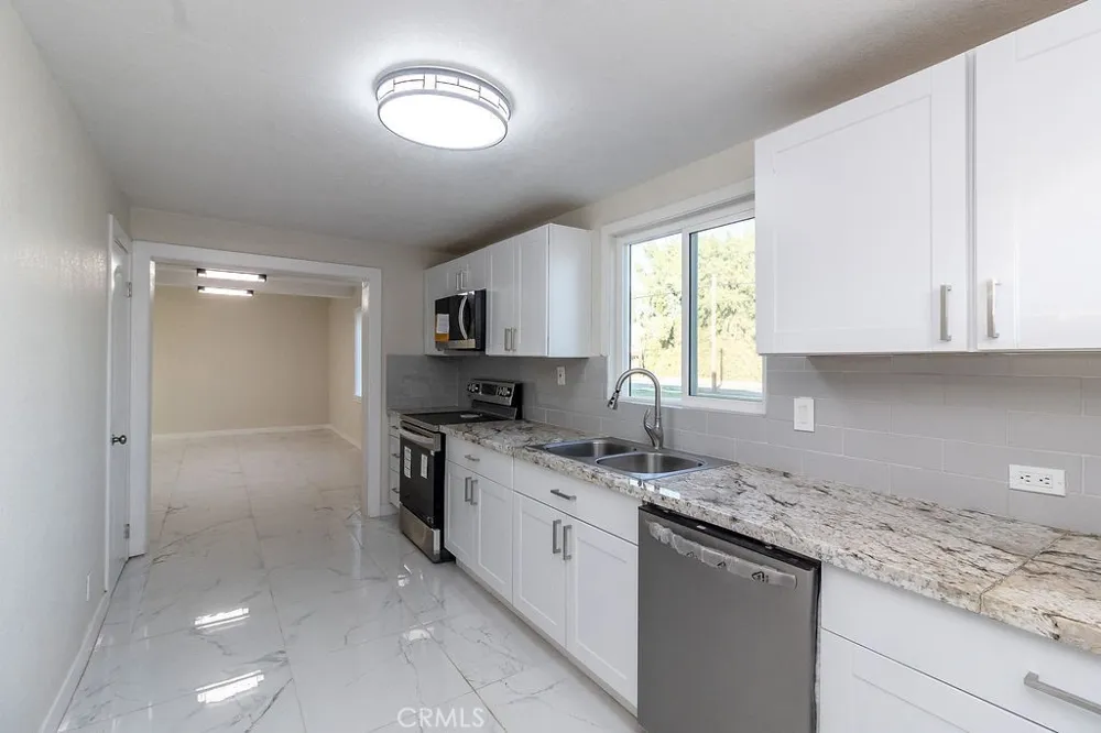 107 Walnut Needles, CA 92363