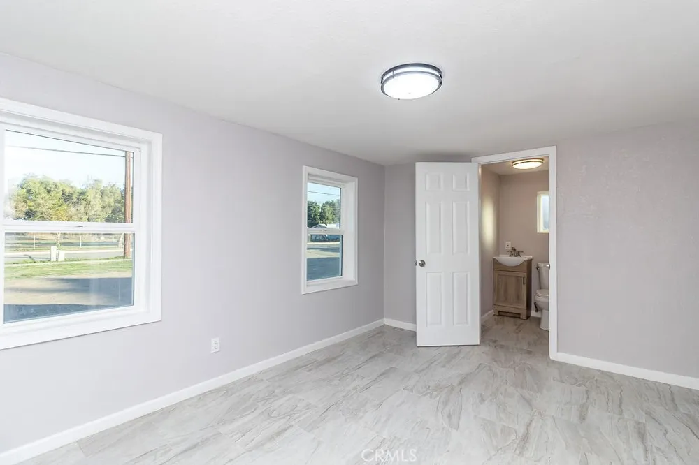 107 Walnut Needles, CA 92363