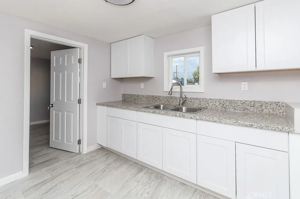 107 Walnut Needles, CA 92363