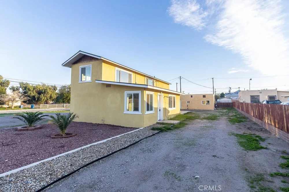 107 Walnut Needles, CA 92363