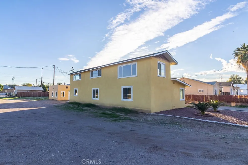 107 Walnut Needles, CA 92363