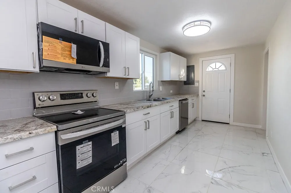 107 Walnut Needles, CA 92363