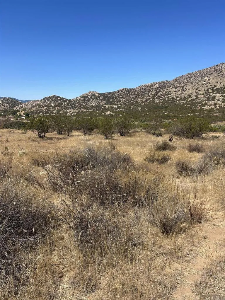 . Hemet, CA 92544