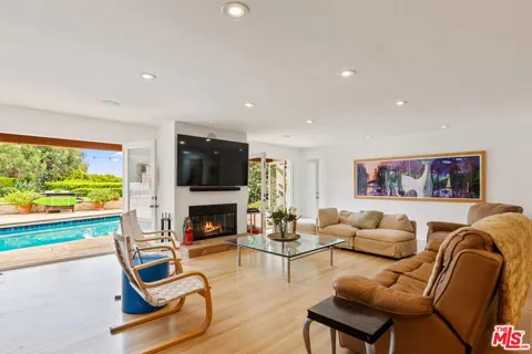 7122 Dume Drive