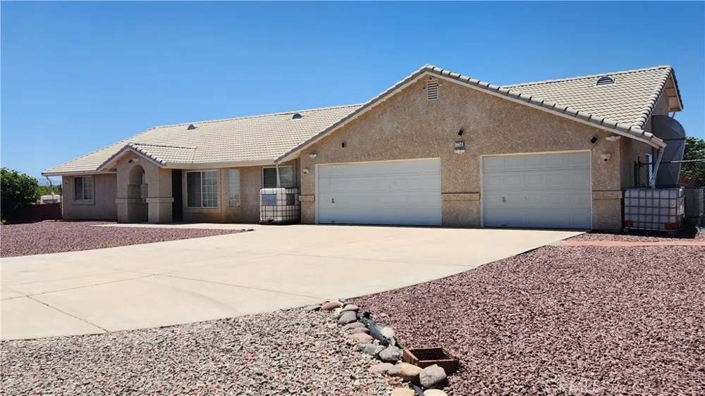 7250 Cayucos Phelan, CA 92371