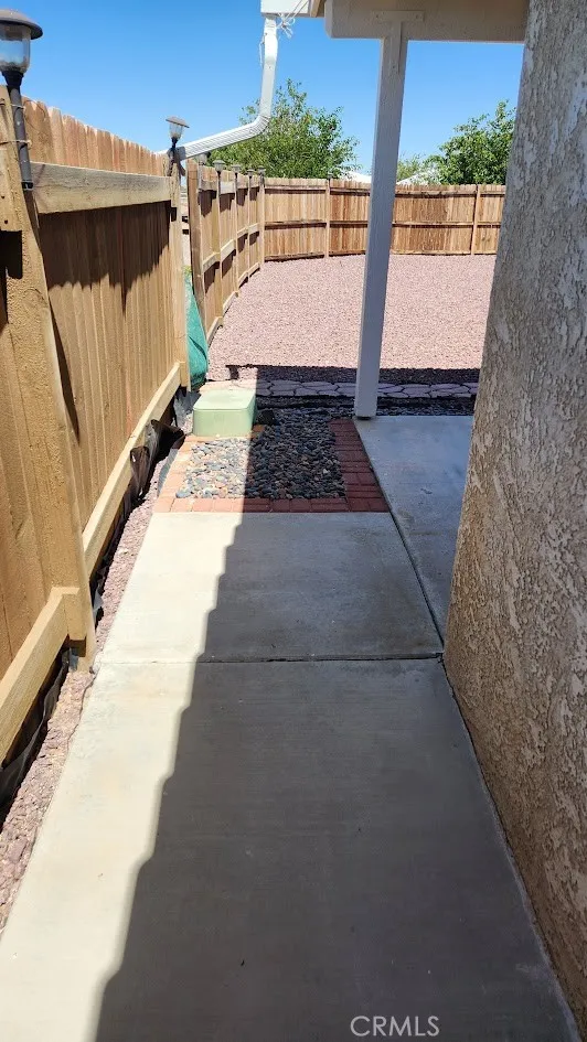 7250 Cayucos Phelan, CA 92371