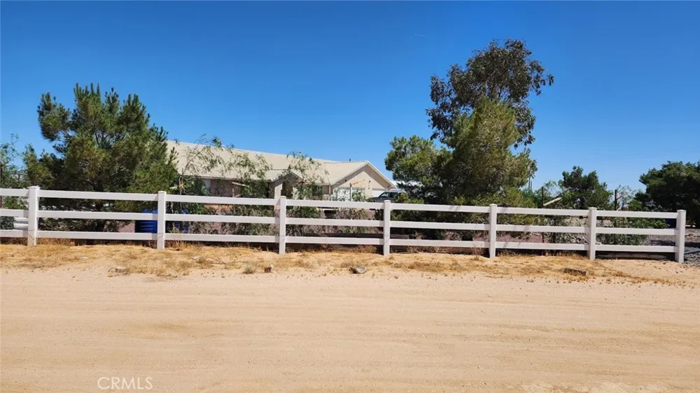 7250 Cayucos Phelan, CA 92371