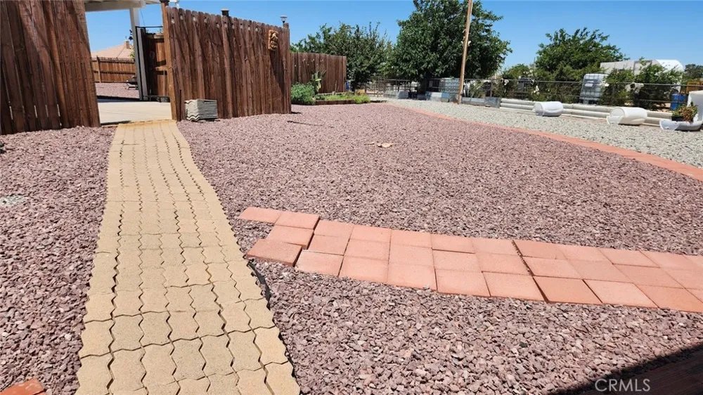 7250 Cayucos Phelan, CA 92371