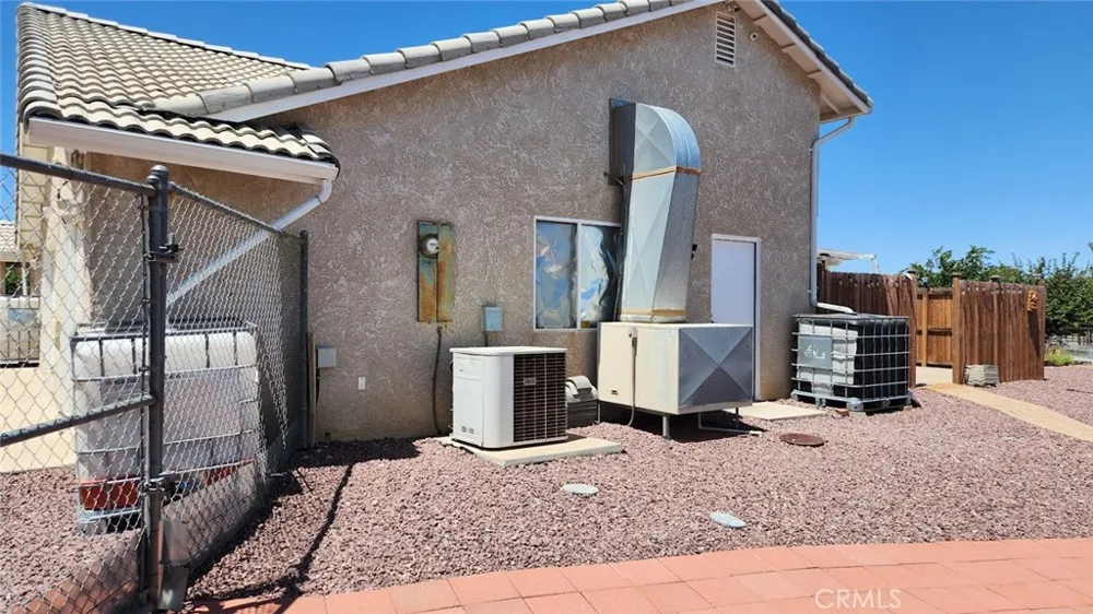 7250 Cayucos Phelan, CA 92371