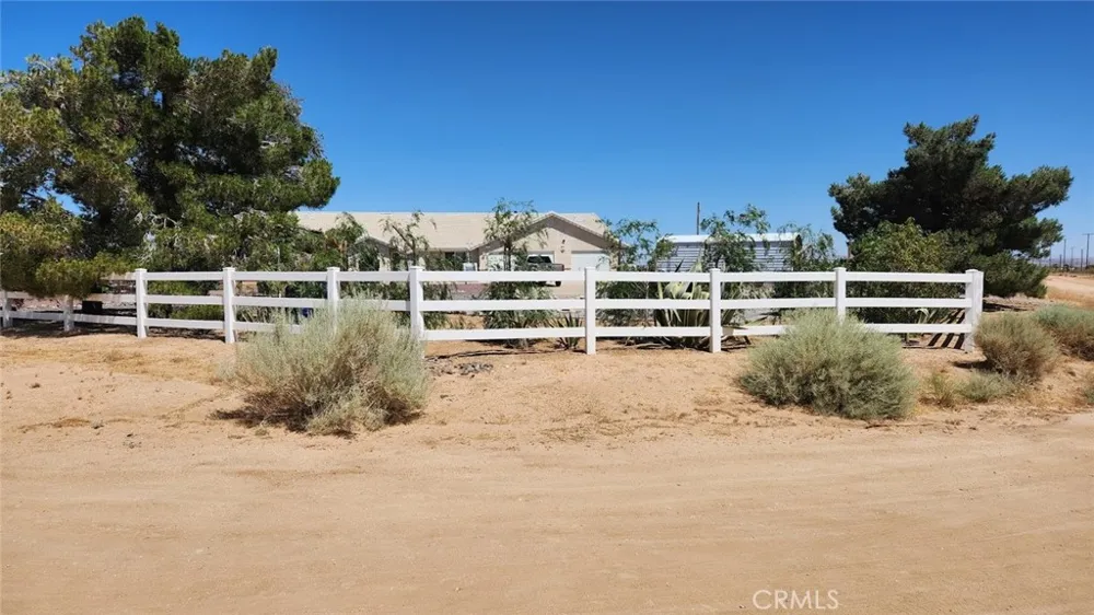 7250 Cayucos Phelan, CA 92371