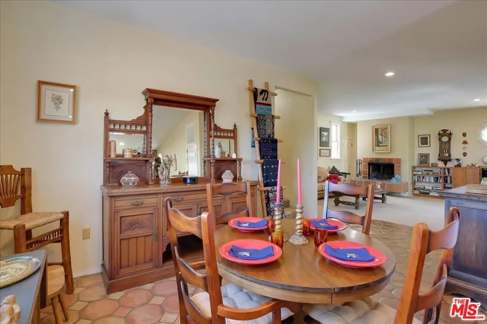 936 Nopal Street Santa Barbara, CA 93103