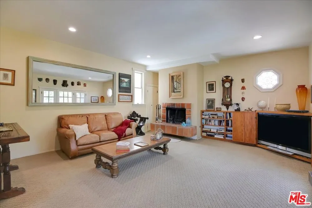 936 Nopal Street Santa Barbara, CA 93103