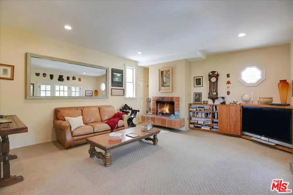 936 Nopal Street Santa Barbara, CA 93103