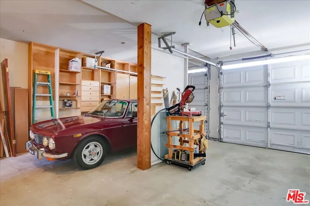 936 Nopal Street Santa Barbara, CA 93103