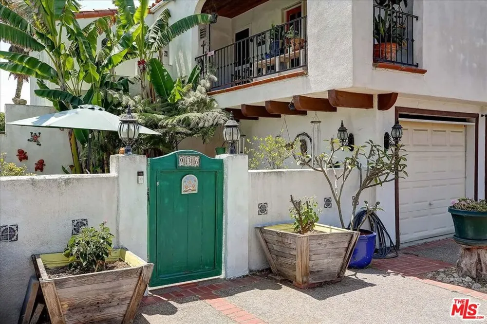 936 Nopal Street Santa Barbara, CA 93103