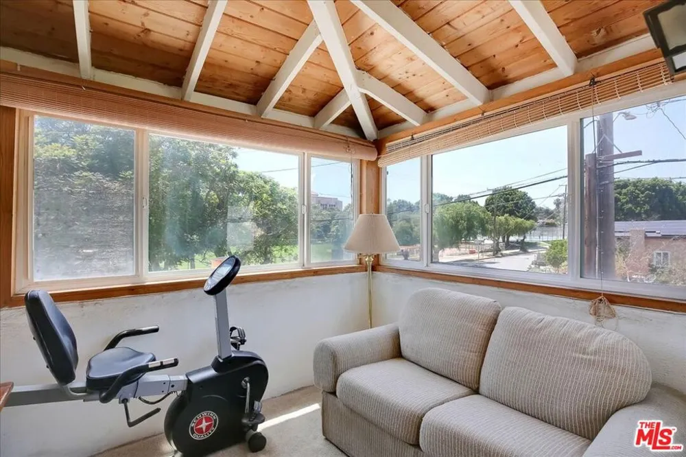 936 Nopal Street Santa Barbara, CA 93103