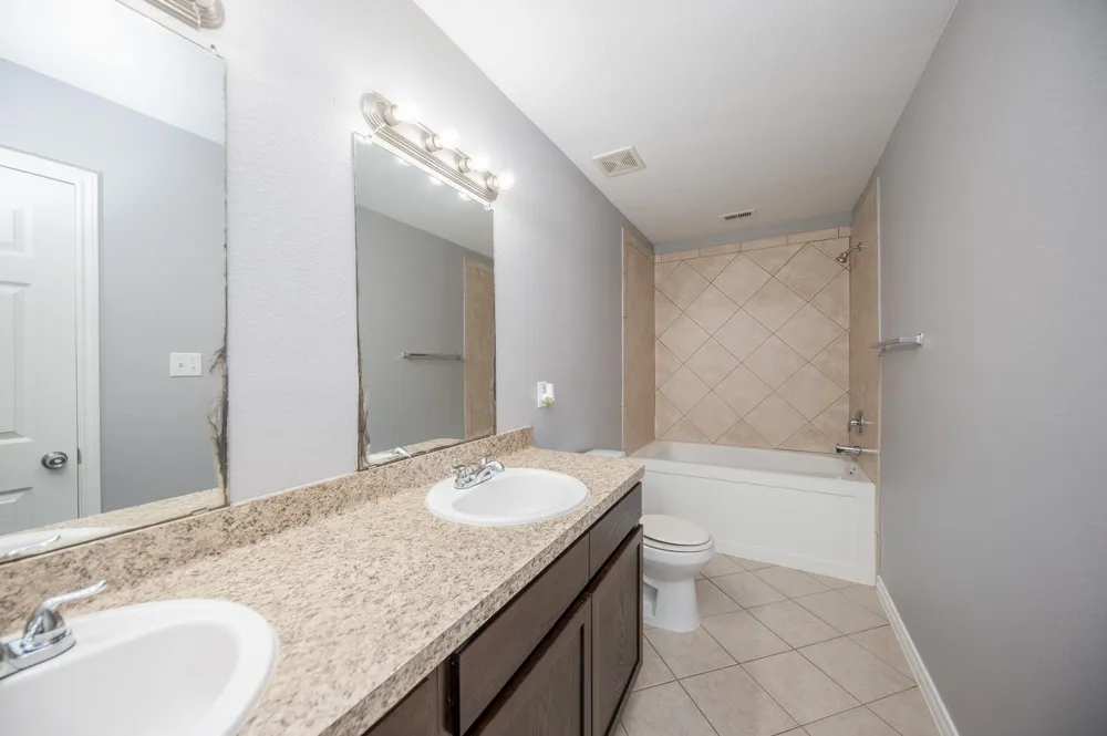 1631 Dove Run Brookshire, TX 77423
