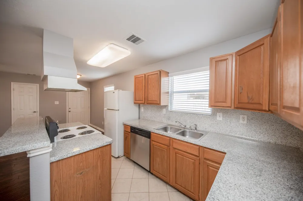 1631 Dove Run Brookshire, TX 77423