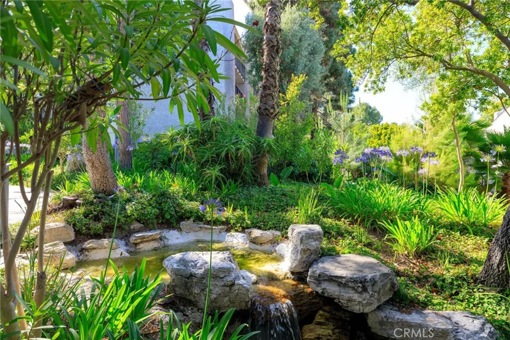 3601 W Hidden Lane #109 Rolling Hills Estates, CA 90274