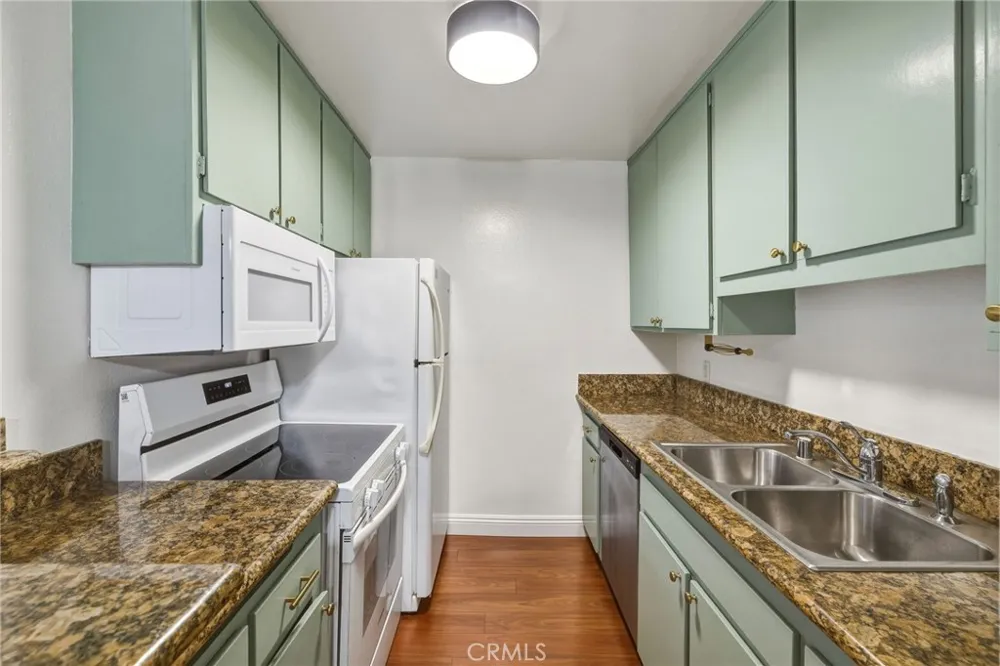 3601 W Hidden Lane #109 Rolling Hills Estates, CA 90274