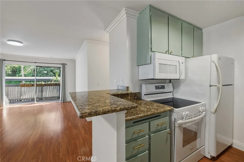 3601 W Hidden Lane #109 Rolling Hills Estates, CA 90274