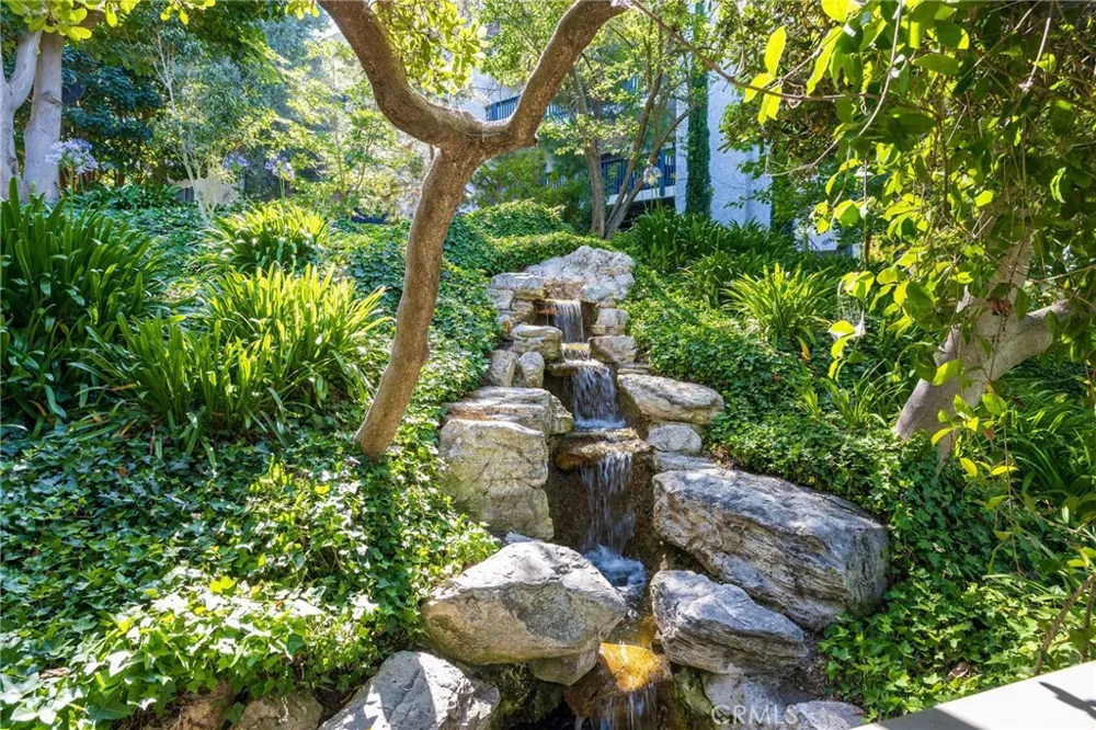 3601 W Hidden Lane #109 Rolling Hills Estates, CA 90274