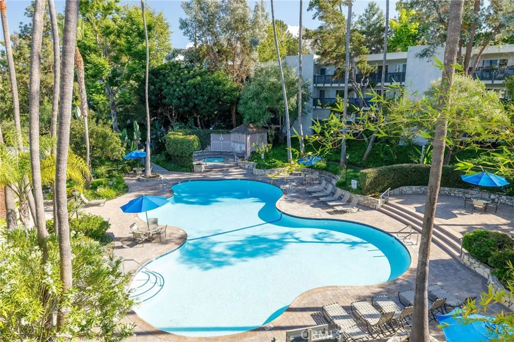 3601 W Hidden Lane #109 Rolling Hills Estates, CA 90274