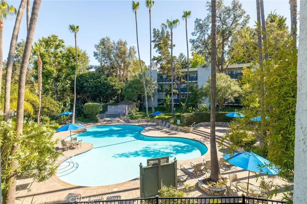 3601 W Hidden Lane #109 Rolling Hills Estates, CA 90274