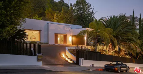 9229 Robin Drive