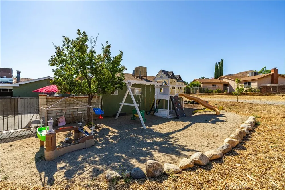 32924 Acklins Acton, CA 93510