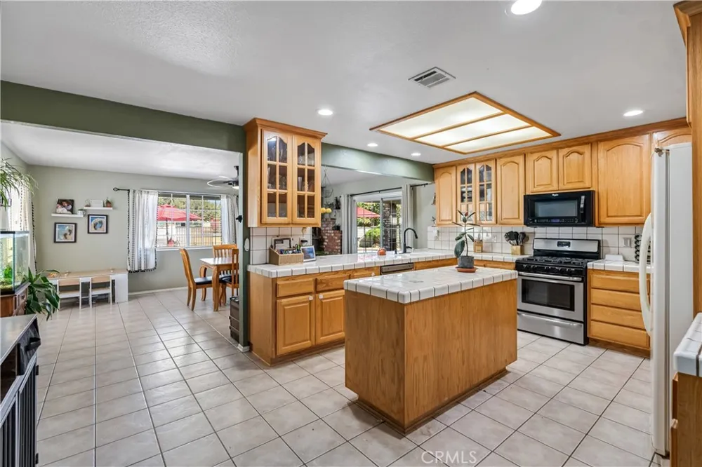32924 Acklins Acton, CA 93510