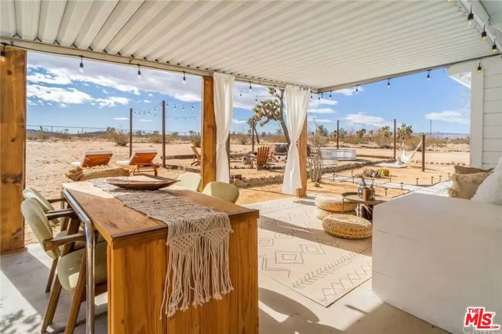 1616 Sunset Mesa Road Landers, CA 92285