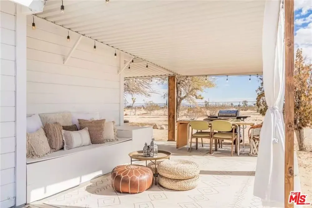 1616 Sunset Mesa Road Landers, CA 92285