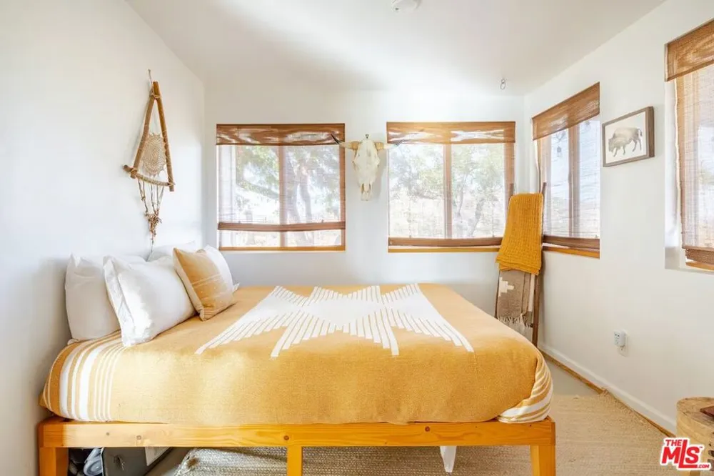 1616 Sunset Mesa Road Landers, CA 92285
