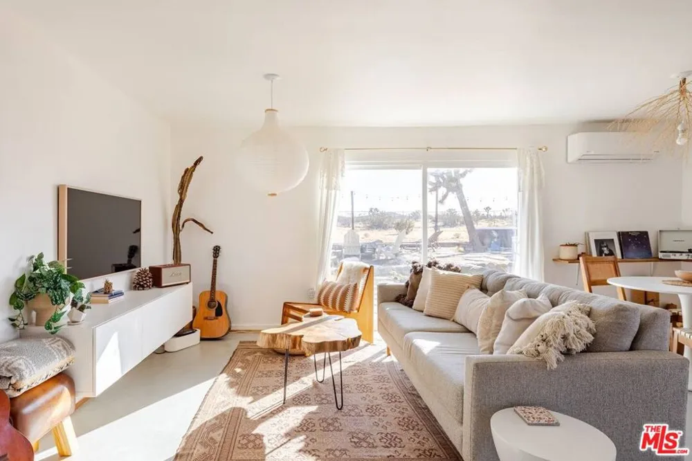 1616 Sunset Mesa Road Landers, CA 92285