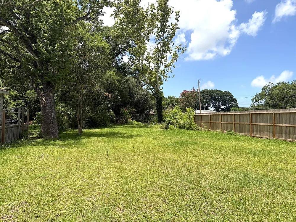 2930 3rd Avenue Texas City, TX 77590