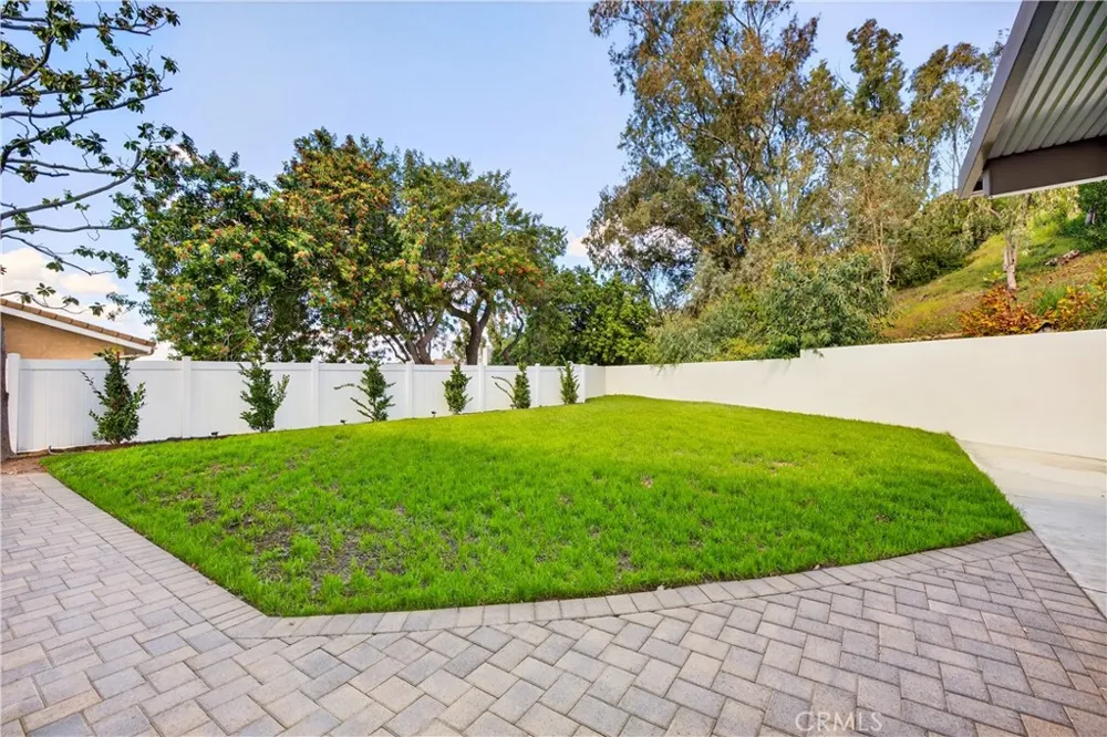 1070 S Road Runner Anaheim, CA 92807
