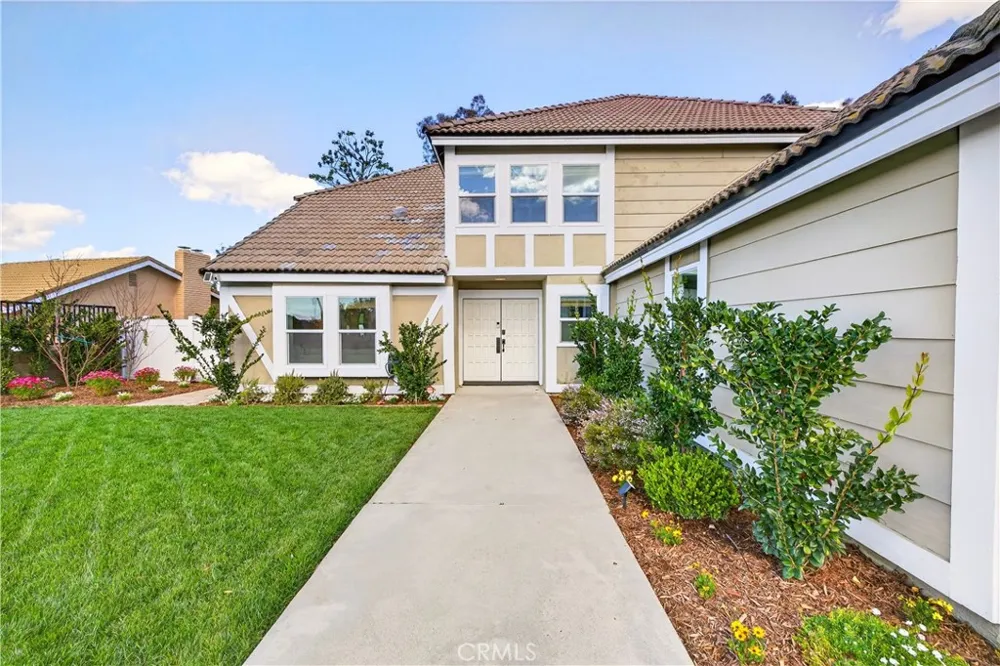 1070 S Road Runner Anaheim, CA 92807