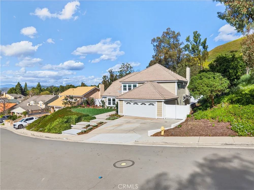 1070 S Road Runner Anaheim, CA 92807