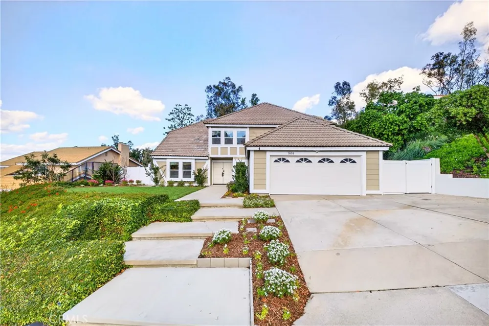 1070 S Road Runner Anaheim, CA 92807