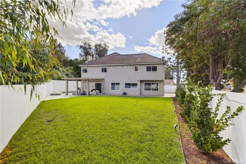 1070 S Road Runner Anaheim, CA 92807